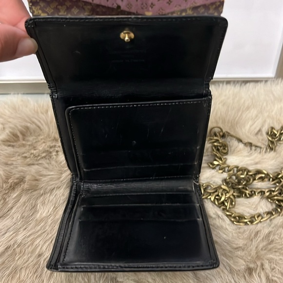 LOUIS VUITTON Epi Unisex Bi-Fold Wallet w/Unbranded Chain, Authentic, GUC - Picture 3 of 10